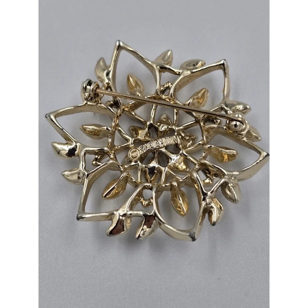 Vintage Sarah Coventry Brooch Pin Pendant Gold Tone Flower Jewelry Signed
